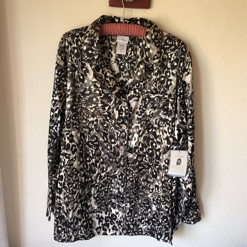 Jaclyn Smith 2X pajamas NWT. Animal print
